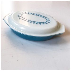 Vintage Pyrex snowflake divided casserole dish